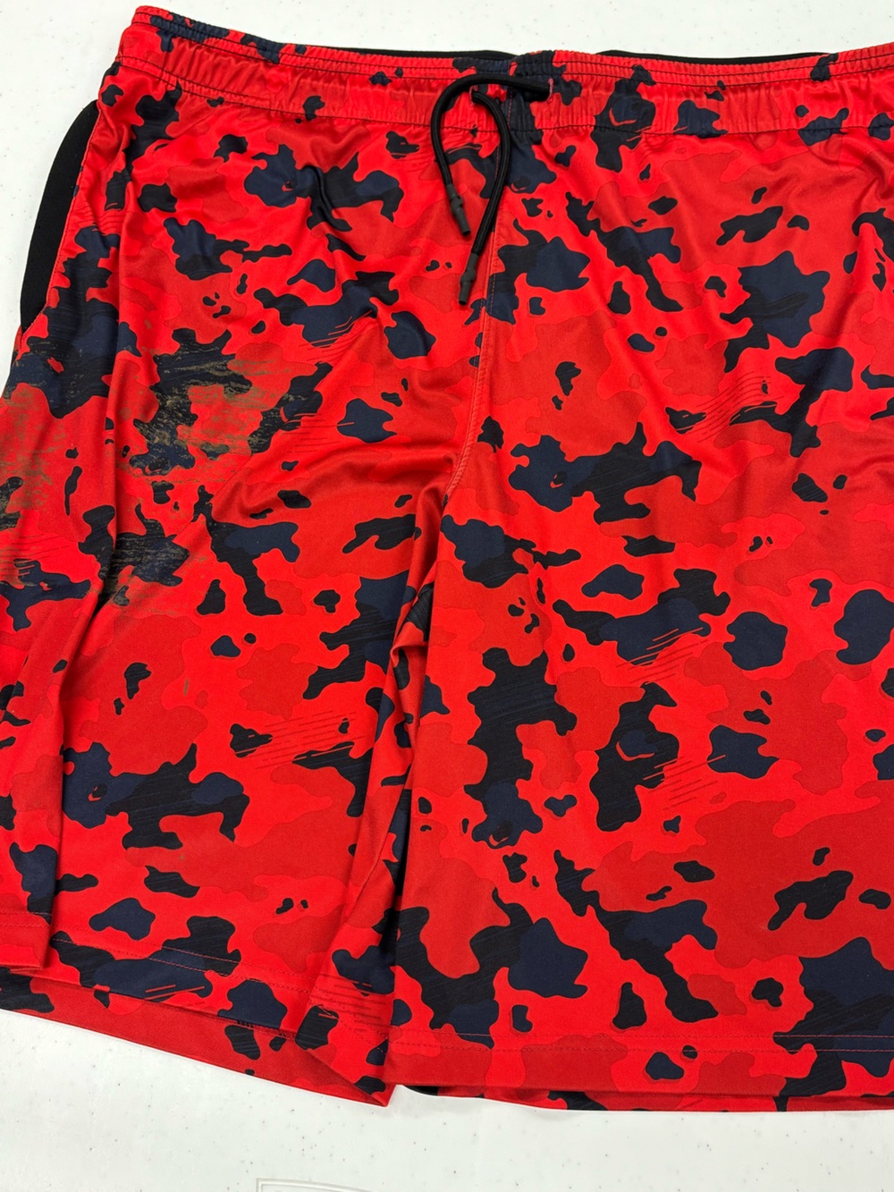 AND 1  BASKETBALL SHORTS  MEN LARGE  RED & BLACK 100% POLYESTER Y2K ATHLETIC